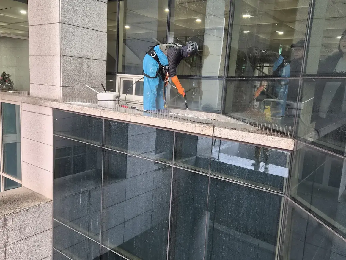 포항시 북구 기계면 건물 복도·대기 동선 야간 위생청소 사례 - 행진크린