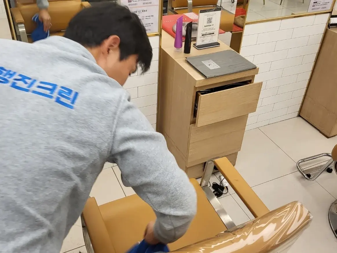 포항시 남구 괴동동 미용실 복도·대기 동선 야간 위생청소 사례 - 행진크린