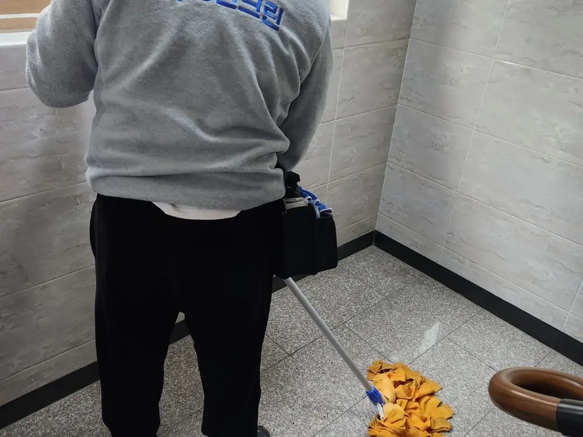 칠곡군 가산면 건물 복도·대기 동선 야간 위생청소 사례 - 행진크린
